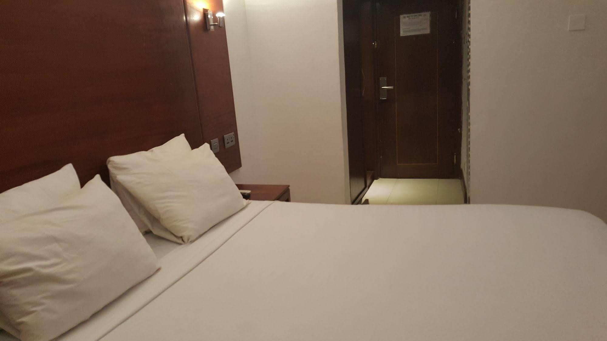 Golden Gate Hotel Кумасі Екстер'єр фото